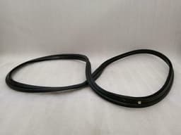 ASTON MARTIN Aston Martin DB9 Volante Boot Lid Seal 4G43-F43720-AH Boot Lid — thumbnail 3