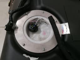 ASTON MARTIN Aston Martin Rapid AMR Fuel Tank DD43-9K007-AC Fuel Tank — thumbnail 7