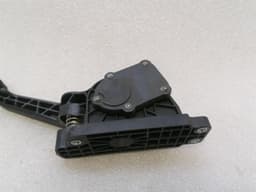 ASTON MARTIN ASTON MARTIN RAPIDE AMR THROTTLE PEDAL (ELECTRICAL) FD43-9F836-BA RIGHT HAND DRIVE RHD — thumbnail 9