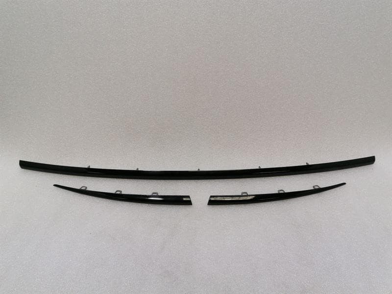 ASTON MARTIN Aston Martin Rapide AMR Body Moulding KD43-13554-AA Tailgate Strip