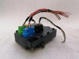 ASTON MARTIN Aston Martin Rapid AMR Fuse Box AD43-14A073-AC Fuse Box 22 Way — thumbnail 3