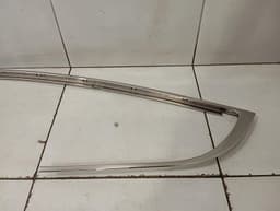 ASTON MARTIN ASTON MARTIN VIRAGE MK2 2011-2012 Body Moulding 4G43-519A36-CF Bar — thumbnail 2