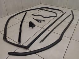 ASTON MARTIN ASTON MARTIN CURVE MK2 2011-2012 Door Seal 4G43-F20708-Bra Door Seals RH — thumbnail 2