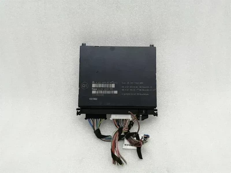 Mercedes S-Class W221 A2218706187 rear seat control unit rear seat module