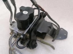 MERCEDES-BENZ Mercedes W221 rear ABC suspension valve A2213201058 rear air suspension valve — thumbnail 5
