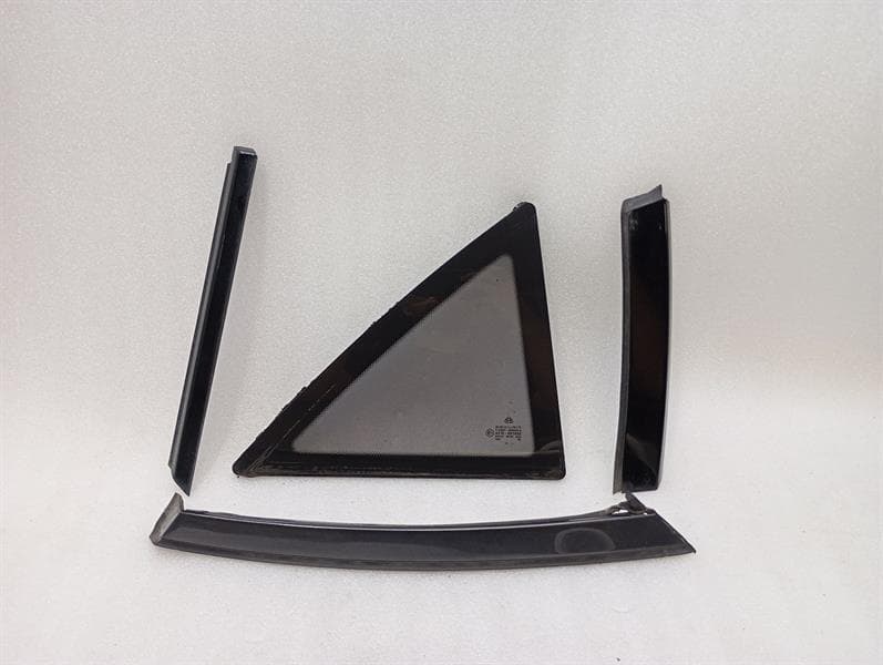 MAYBACH Maybach 62 V240 Right Rear Quarter Glass A2406700212 Door Glass 1/4 Rear Right