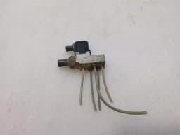 MAYBACH Maybach 62 V240 air suspension valve A2113200158 valve block — thumbnail 1