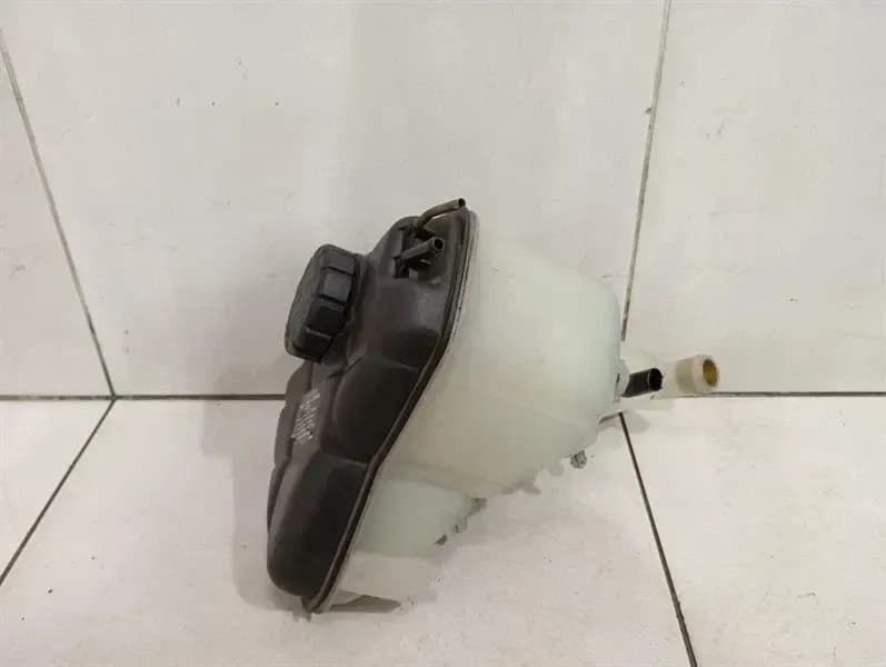 Maybach 62 V240 expansion tank A2405000049 expansion tank cooling water