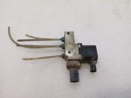 MAYBACH Maybach 62 V240 air suspension valve A2113200158 valve block — thumbnail 6