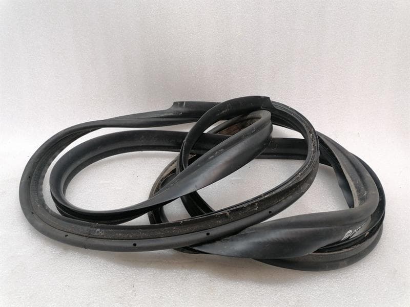 MAYBACH Maybach 62 V240 Boat Seal A2407500398 Tailgate Seals
