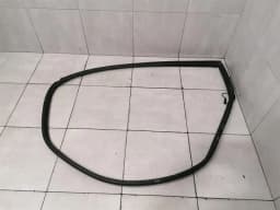 FERRARI Ferrari 612 Scaglietti F137 Door Seal 66867700 L+R WITH DEFECTS Door Seals — thumbnail 7