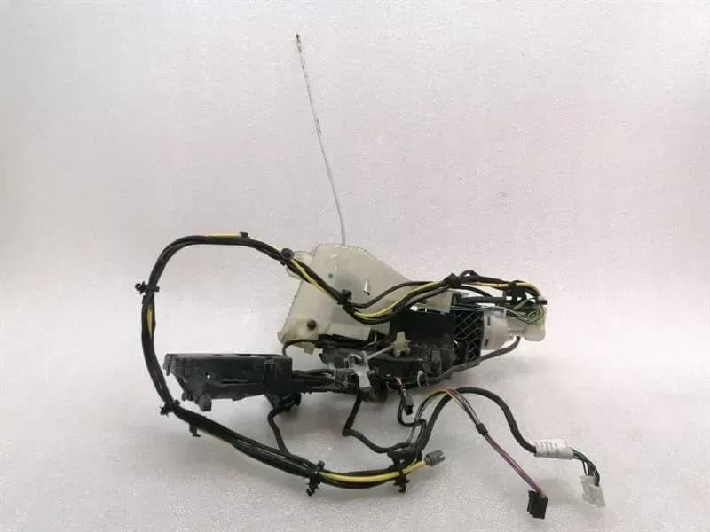 MAYBACH MAYBACH 57 W240 front right door lock A2407200835 door lock Vo right KEYLESS