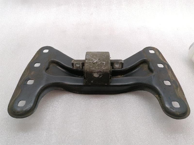 MAYBACH MAYBACH 57 W240 Engine Mount A2402400002 Engine Holder