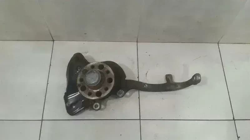 Mercedes S-Class W221 Left Front Hub A2213324501 Wheel Bearing Housing Front LI S600