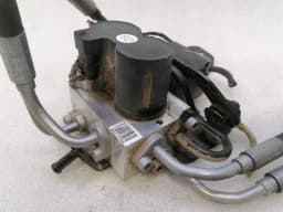 MERCEDES-BENZ Mercedes W221 rear ABC suspension valve A2213201058 rear air suspension valve — thumbnail 7