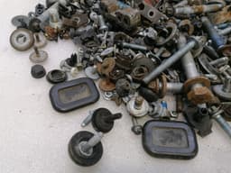 MERCEDES-BENZ Mercedes CL600 W216 SCREENS Bolts From One Car — thumbnail 5