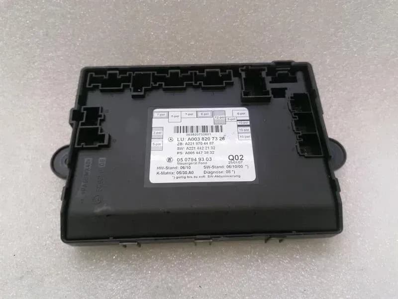 Mercedes S W221 rear left door module A0038207326 rear Li door control unit