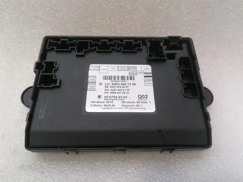 Mercedes S W221 rear right door module A0038207326 rear rear door control unit