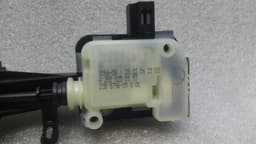 MERCEDES-BENZ Mercedes S-Class W221 Fuel Cap Actuator A2518200197 Fuel Flap Actuator W216. — thumbnail 5
