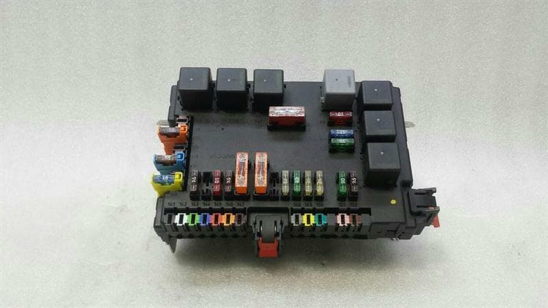 MERCEDES-BENZ Mercedes S-Class W221 Rear Fuse Box A2215402550 Fuse Box Rear