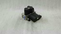 MERCEDES-BENZ Mercedes S-Class W221 Rear ABC Valve A2213200358 Hydraulic Valve Rear S600 — thumbnail 1