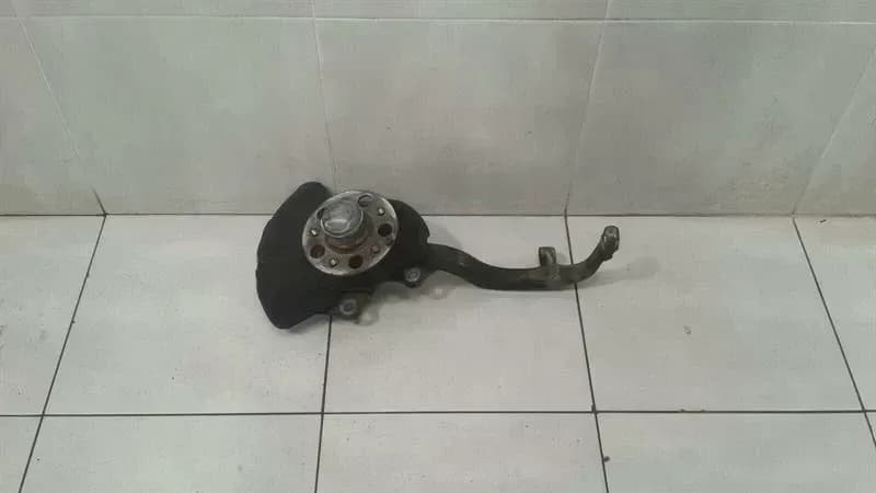 Mercedes S W221 Left Front Hub A2213324501 Wheel Bearing Housing Front Left