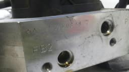 MERCEDES-BENZ Mercedes SL R230 rear ABC valve A2213201058 hydraulic valve ABC rear W221 W216 — thumbnail 5