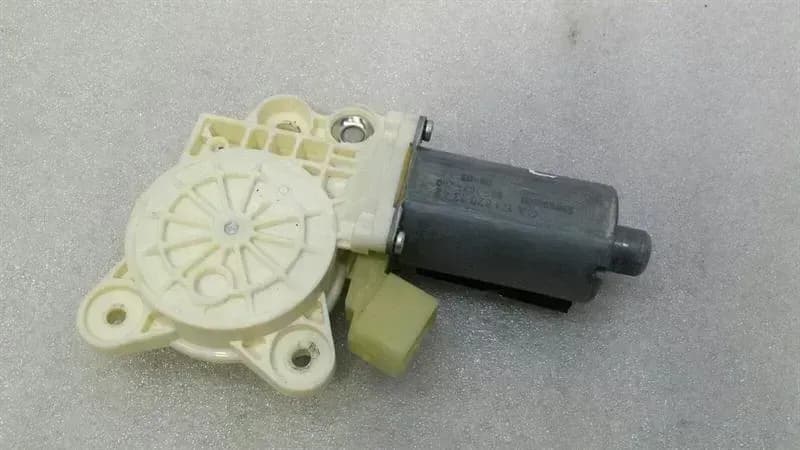 MERCEDES-BENZ Mercedes SL R230 left door window motor A1718201342 window regulator motor left