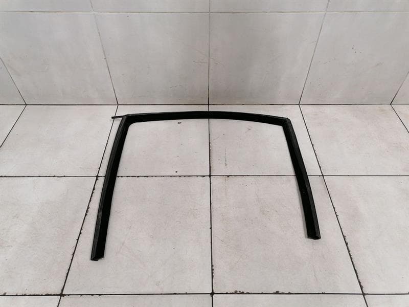 MAYBACH MAYBACH 57 W240 Door Seal A2407300117 Door Seals WINDOW GUIDE RAIL RL