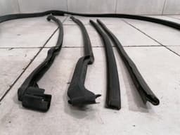 MAYBACH MAYBACH 57 W240 Door Seal A2407300178 Door Seals REAR LEFT REAR LEFT — thumbnail 4