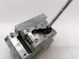 MAYBACH MAYBACH 57 W240 Gear Selector A2402671324 Circuit Backdrop — thumbnail 6