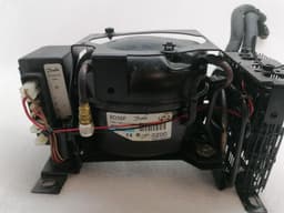 MAYBACH MAYBACH 57 W240 A2408300160 COOL BOX ENGINE COOL BOX ENGINE — thumbnail 6