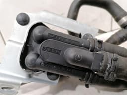 MAYBACH MAYBACH 57 W240 Heater Valve A2208300084 Heating Valve — thumbnail 9