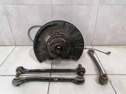 MAYBACH Maybach 57 W240 Right Rear Hub A2403501008 Wheel Bearing Housing Rear Right — thumbnail 1