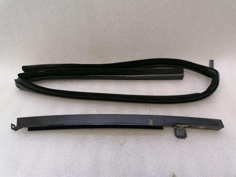 MAYBACH MAYBACH 57 W240 Door Seal A2407300217 Door Seals REAR WINDOW GUIDE RAIL