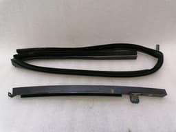 MAYBACH MAYBACH 57 W240 Door Seal A2407300217 Door Seals REAR WINDOW GUIDE RAIL — thumbnail 5