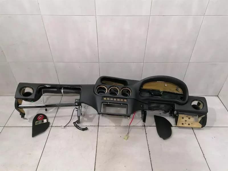 FERRARI Ferrari 550 Maranello F133 dashboard 651138 RHD dashboard right hand drive