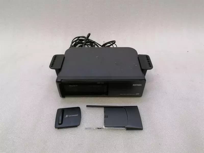 FERRARI Ferrari 550 Maranello F133 CD Changer CDX-F20 Faulty CD Changer