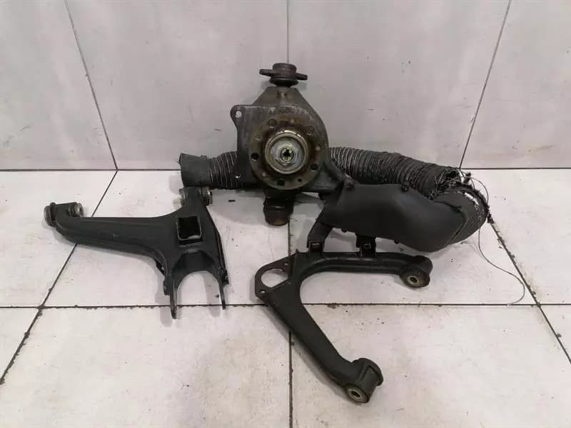 FERRARI Ferrari 550 Maranello F133 Right Front Hub 184621 Wheel Bearing Housing Front Right