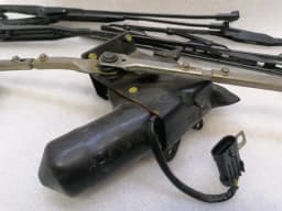 FERRARI Ferrari 550 Maranello F133 Front Wiper Linkage 65202700 Wiper Motor Front RHD — thumbnail 2