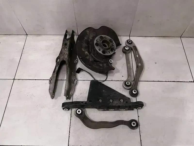 Mercedes W222 Right Rear Hub Set A2223501041 Wheel Bearing Housing Rear Right Set