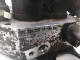 MERCEDES-BENZ Mercedes S-Class W222 S63 AMG Rear ABC Valve A2213201058 Hydraulic Valve Rear — thumbnail 7