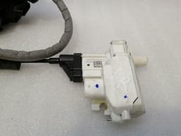 MERCEDES-BENZ Mercedes S-Class W222 FRH door lock A0997200601 door lock front right — thumbnail 3