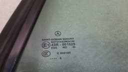 MERCEDES-BENZ Mercedes SL R230 Left Rear 1/4 Glass A2306700110 Door Window 1⁄4 Rear Left. — thumbnail 2