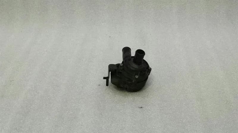 Mercedes CLS W219 additional cooling pump A2118350264 coolant pump pump