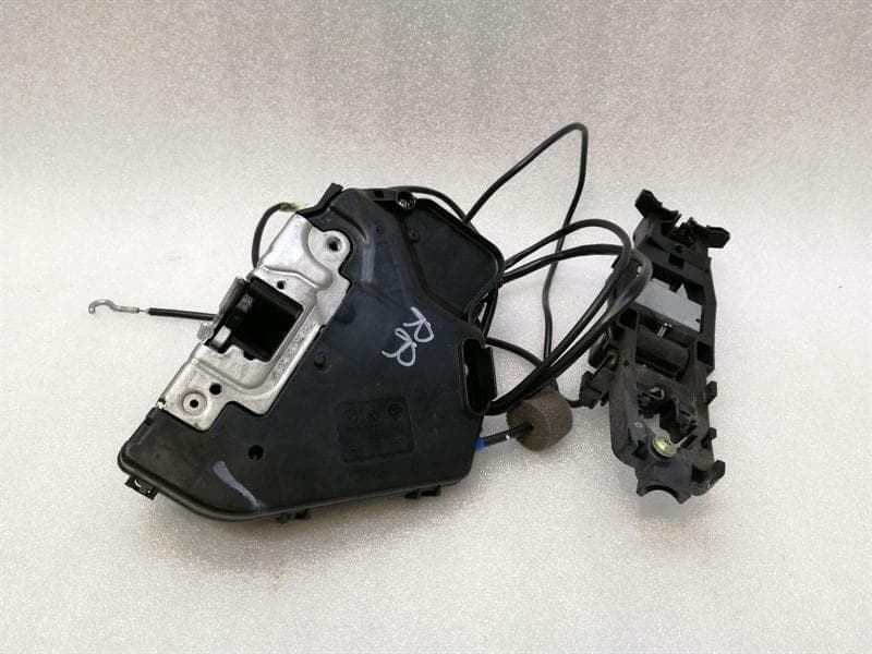 Mercedes CLS W219 rear right door lock A2197300835 door lock rear right
