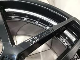 MERCEDES-BENZ 22 Mercedes ML W164 GL X164 Alloy Wheels Lexani R22 Alloy Wheel Set 10.5J ML63 AMG — thumbnail 4