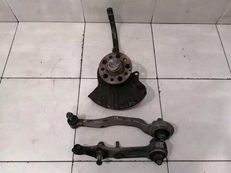 MERCEDES-BENZ Mercedes CLS55 AMG W219 Left Front Hub A2113305120 Wheel Bearing Housing Front Left