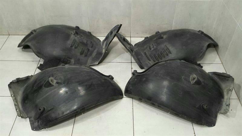 MERCEDES-BENZ Mercedes CLS W219 wheel arch liner plastic front set wheel arch cover front set