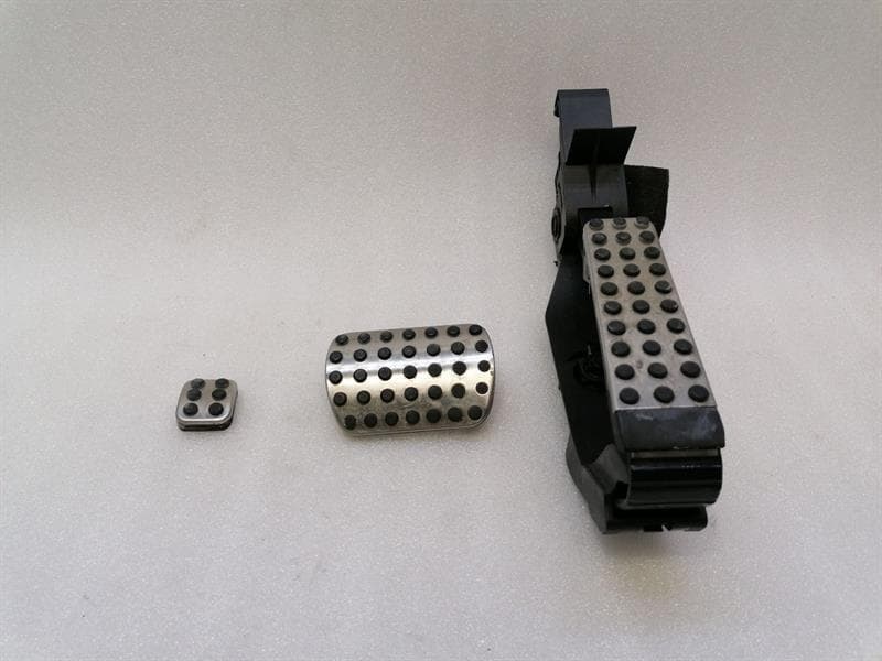 Mercedes CLS W219 Gas Pedal (Electrical) A1713000004 Accelerator Pedal AMG